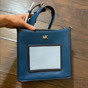 Michael Kors Gloria Messenger